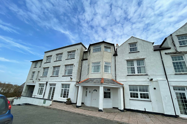 Modern detached property near Shropshire